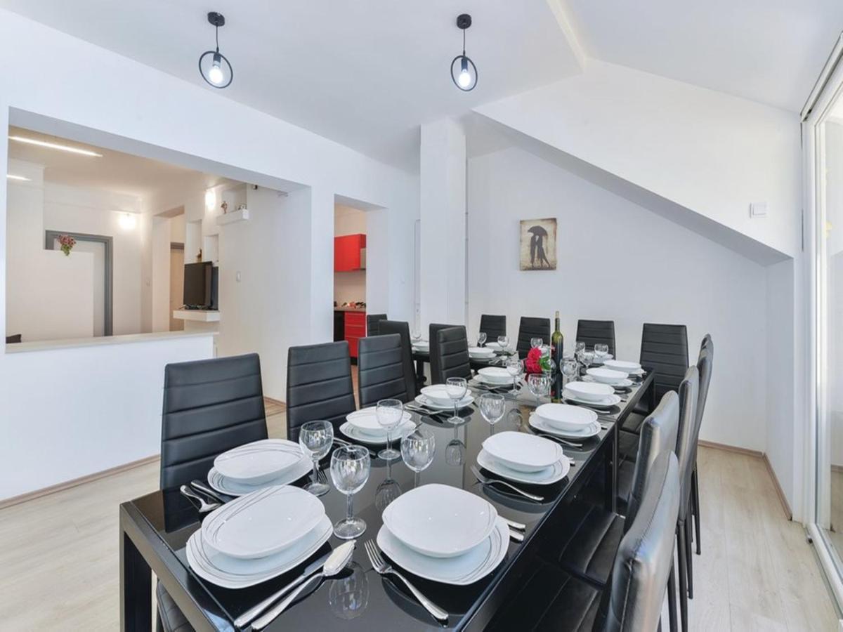 Vila Xxl Gega With Pool, Jacuzzi *