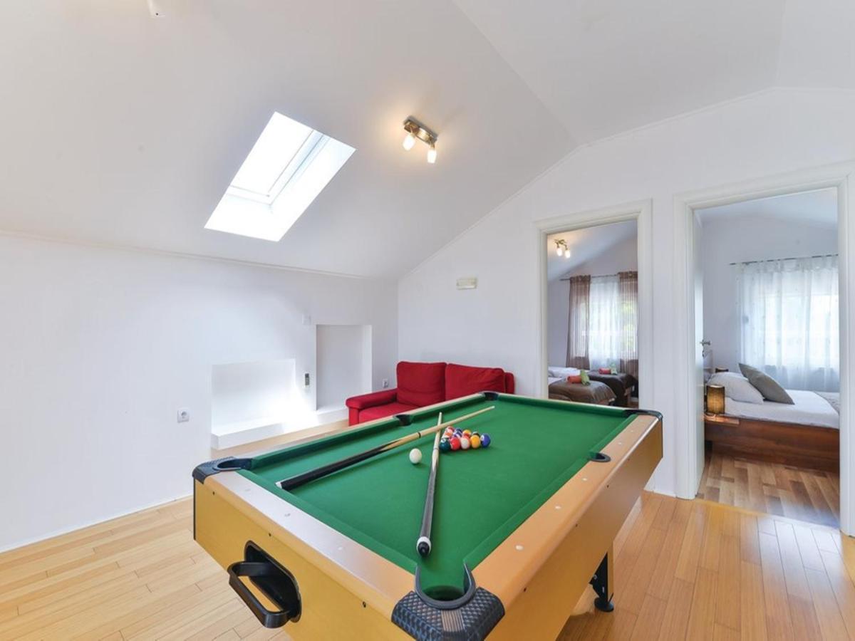 Xxl Gega With Pool, Jacuzzi *