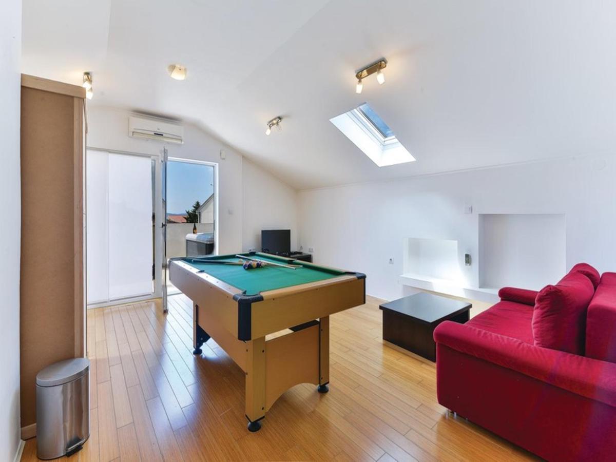 Xxl Gega With Pool, Jacuzzi Vila *